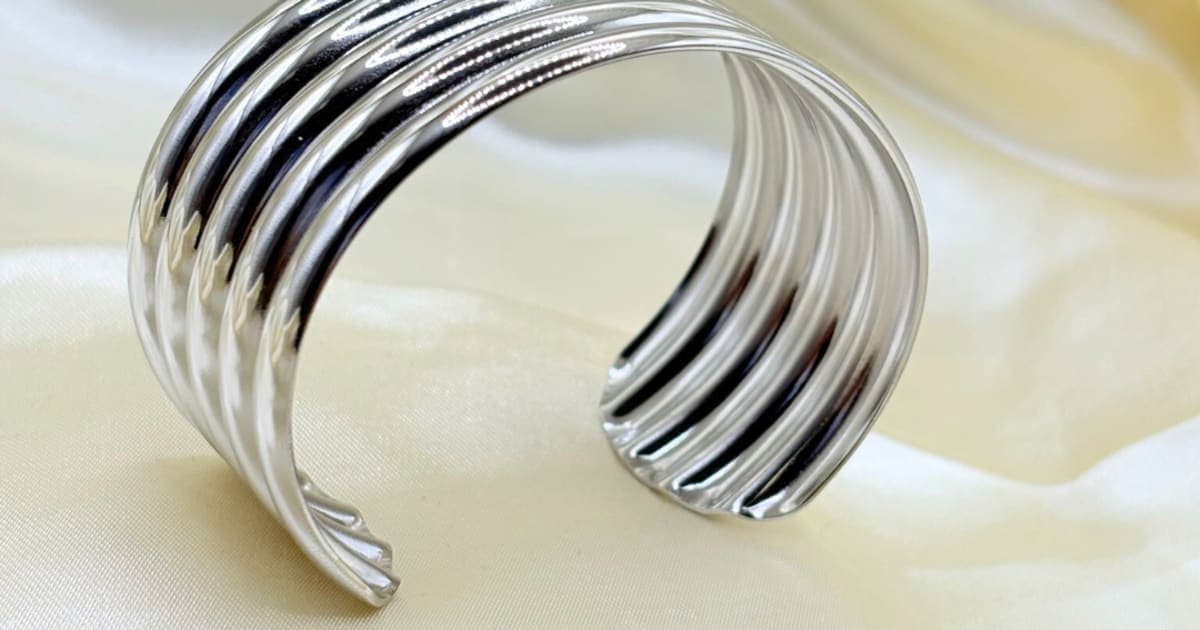 Offrir un bijou à un homme : le guide complet pour ne pas se tromper