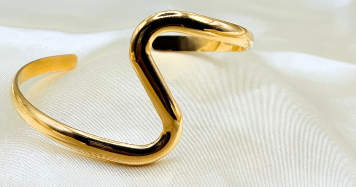 Bijoux de tous les jours : quelles pièces résistent vraiment au quotidien